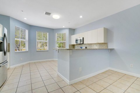 Adosado en venta en Royal Palm Beach, Florida, 3 dormitorios, 179.49 m2 № 1024493 - foto 18