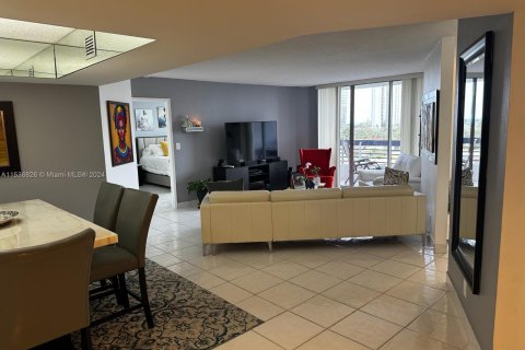 Condo in Aventura, Florida, 1 bedroom  № 1044596 - photo 17