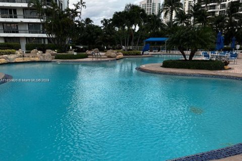 Condominio en venta en Aventura, Florida, 1 dormitorio, 100.61 m2 № 1044596 - foto 12