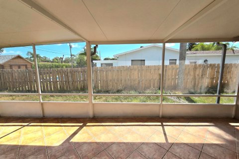 House in Delray Beach, Florida 3 bedrooms, 86.12 sq.m. № 1163031 - photo 3