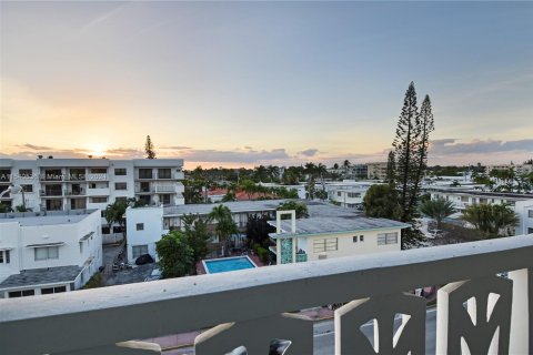 Condominio en venta en Miami Beach, Florida, 1 dormitorio, 80.27 m2 № 1037419 - foto 23