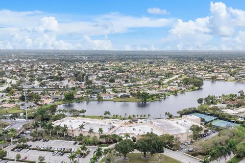 Villa ou maison à vendre à Weston, Floride: 5 chambres, 217.86 m2 № 1051126 - photo 5