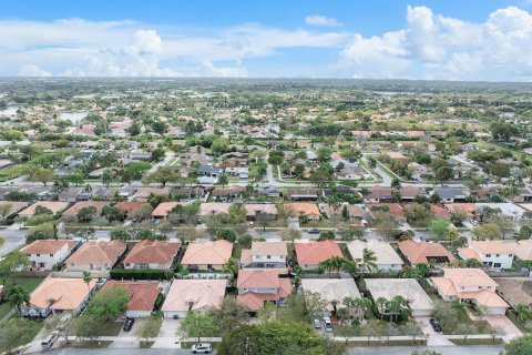 Villa ou maison à vendre à Weston, Floride: 5 chambres, 217.86 m2 № 1051126 - photo 4