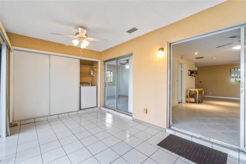 House in West Palm Beach, Florida 2 bedrooms, 122.63 sq.m. № 1051207 - photo 18