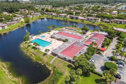 Villa ou maison à vendre à West Palm Beach, Floride: 2 chambres, 122.63 m2 № 1051207 - photo 11