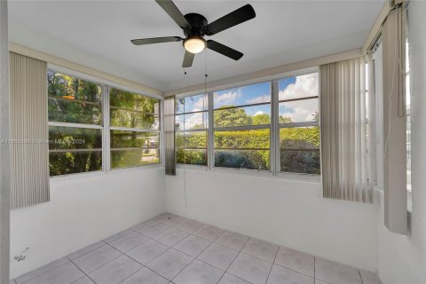 Copropriété à vendre à North Miami Beach, Floride: 2 chambres № 1354589 - photo 17