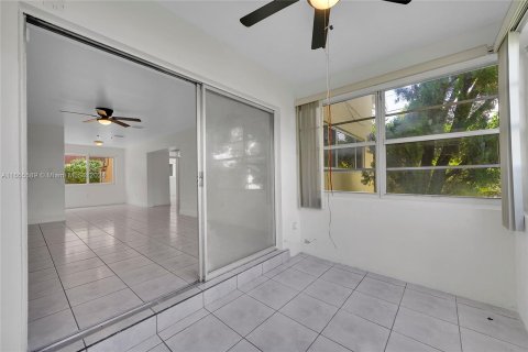 Copropriété à vendre à North Miami Beach, Floride: 2 chambres № 1354589 - photo 19