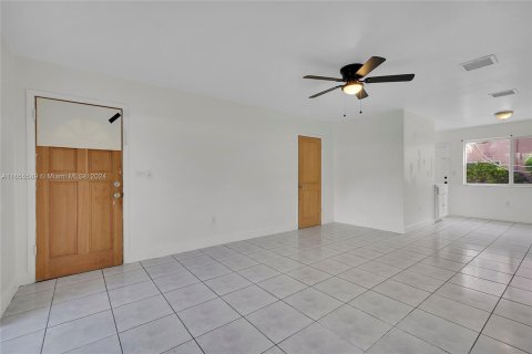 Copropriété à vendre à North Miami Beach, Floride: 2 chambres № 1354589 - photo 4