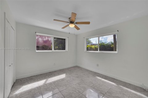 Condo in North Miami Beach, Florida, 2 bedrooms  № 1354589 - photo 14