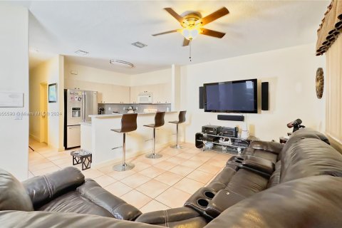 Adosado en venta en Miramar, Florida, 3 dormitorios, 166.76 m2 № 1354590 - foto 16