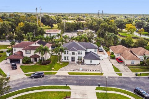 House in Oviedo, Florida 5 bedrooms, 316.89 sq.m. № 1379446 - photo 5