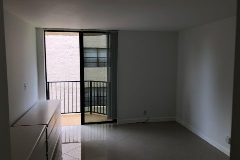 Copropriété à vendre à Pompano Beach, Floride: 1 chambre, 78.97 m2 № 1022116 - photo 5