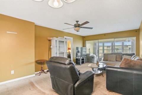 Copropriété à vendre à Tamarac, Floride: 2 chambres, 81.75 m2 № 1051383 - photo 15