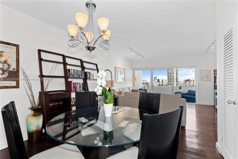 Condominio en venta en Miami Beach, Florida, 1 dormitorio, 79.99 m2 № 1023726 - foto 6