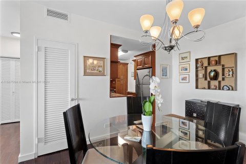 Condominio en venta en Miami Beach, Florida, 1 dormitorio, 79.99 m2 № 1023726 - foto 7