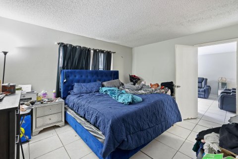 Condo in Lauderhill, Florida, 2 bedrooms  № 1018145 - photo 5