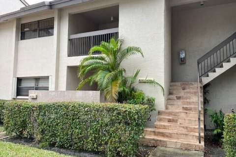 Condominio en venta en Coconut Creek, Florida, 2 dormitorios, 104.98 m2 № 1018100 - foto 2