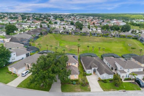 House in Davenport, Florida 5 bedrooms, 229.47 sq.m. № 1273140 - photo 4