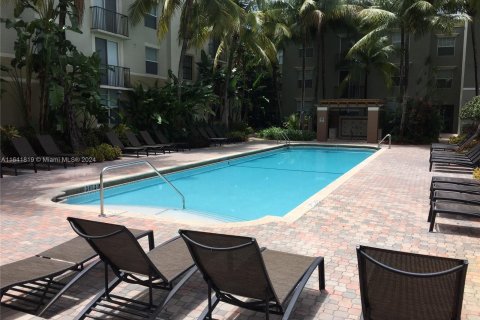 Condominio en venta en Hollywood, Florida, 2 dormitorios, 95.6 m2 № 1320692 - foto 2