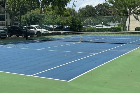 Condo in Tamarac, Florida, 1 bedroom  № 1320975 - photo 16