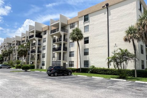 Condo in Tamarac, Florida, 1 bedroom  № 1320975 - photo 1