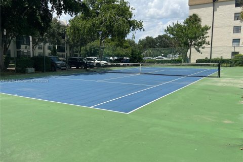 Condo in Tamarac, Florida, 1 bedroom  № 1320975 - photo 14