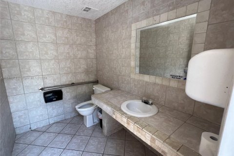 Condo in Tamarac, Florida, 1 bedroom  № 1320975 - photo 19