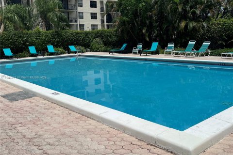 Condo in Tamarac, Florida, 1 bedroom  № 1320975 - photo 12