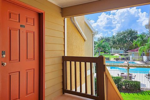 Condo in Tampa, Florida, 1 bedroom  № 1393388 - photo 1