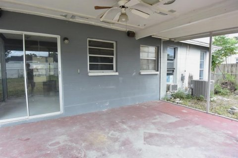 House in New Port Richey, Florida 2 bedrooms, 103.86 sq.m. № 1393415 - photo 27