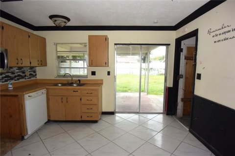 House in New Port Richey, Florida 2 bedrooms, 103.86 sq.m. № 1393415 - photo 9