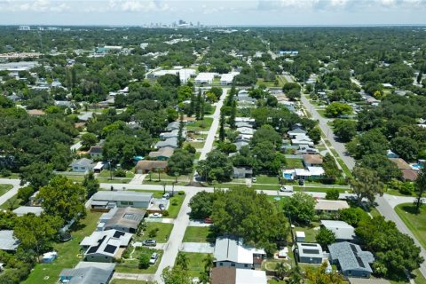 House in Gulfport, Florida 4 bedrooms, 146.6 sq.m. № 1393438 - photo 28