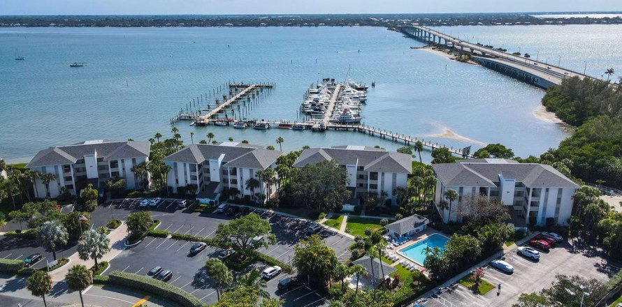 Condominio en Stuart, Florida, 2 dormitorios  № 1168702