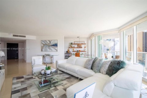 Condo in Sunny Isles Beach, Florida, 2 bedrooms  № 1420141 - photo 3