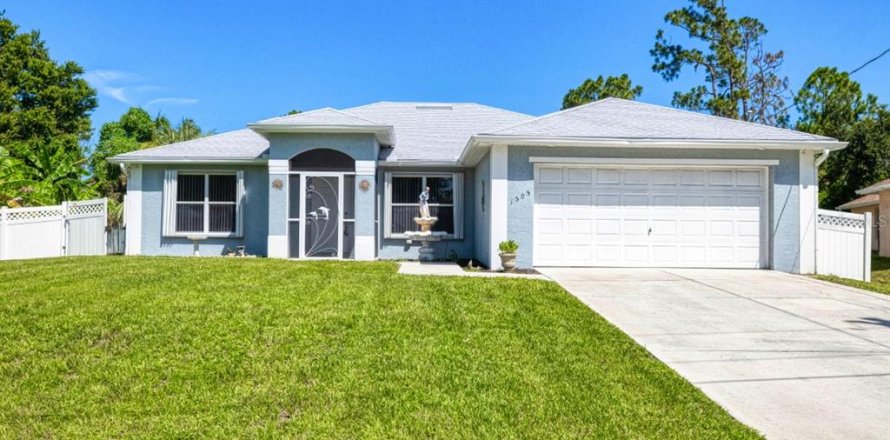 House in North Port, Florida 4 bedrooms, 175.86 sq.m. № 1278695