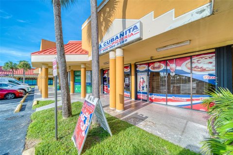 Commercial property in Hialeah, Florida № 1345540 - photo 26