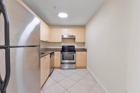 Condo in Miami, Florida, 2 bedrooms  № 1345507 - photo 21