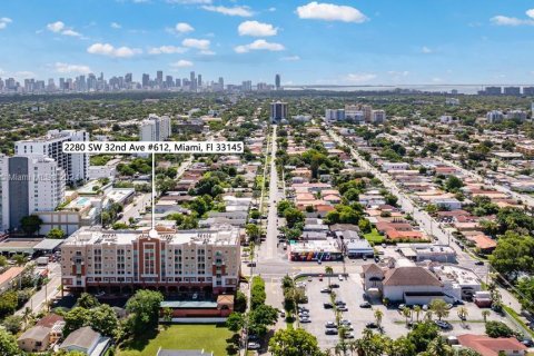 Condo in Miami, Florida, 2 bedrooms  № 1345507 - photo 7