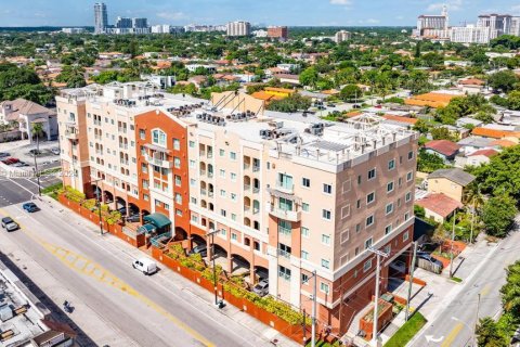 Condo in Miami, Florida, 2 bedrooms  № 1345507 - photo 3