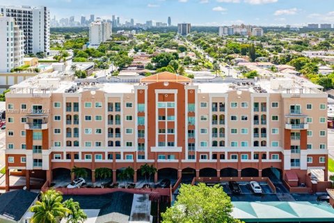 Copropriété à vendre à Miami, Floride: 2 chambres, 83.8 m2 № 1345507 - photo 6