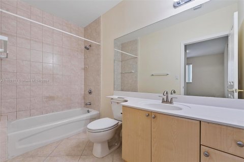 Copropriété à vendre à Miami, Floride: 2 chambres, 83.8 m2 № 1345507 - photo 10