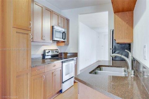 Condo in Fort Lauderdale, Florida, 1 bedroom  № 1345508 - photo 7