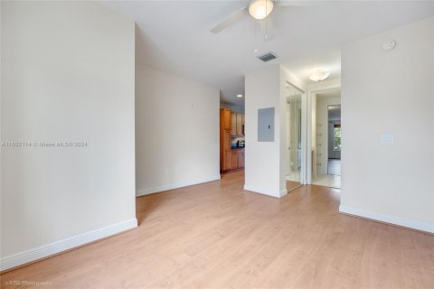 Condo in Fort Lauderdale, Florida, 1 bedroom  № 1345508 - photo 3