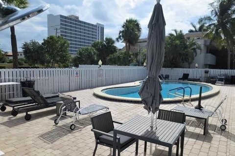 Condominio en venta en Fort Lauderdale, Florida, 1 dormitorio, 65.96 m2 № 1060864 - foto 10