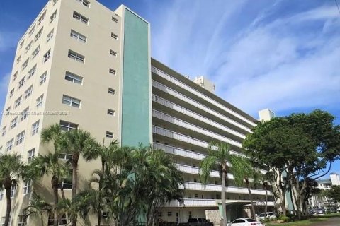 Copropriété à vendre à Fort Lauderdale, Floride: 1 chambre, 65.96 m2 № 1060864 - photo 1