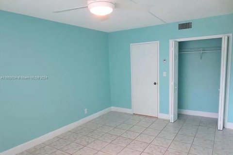 Condo in Fort Lauderdale, Florida, 1 bedroom  № 1060864 - photo 9