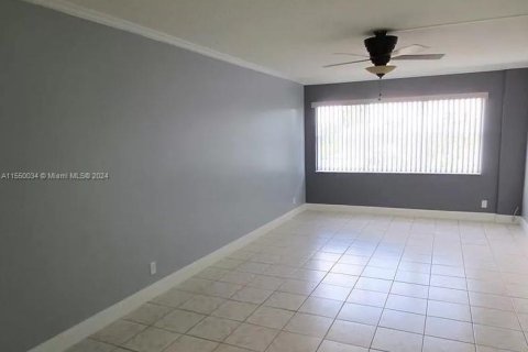 Copropriété à vendre à Fort Lauderdale, Floride: 1 chambre, 65.96 m2 № 1060864 - photo 2