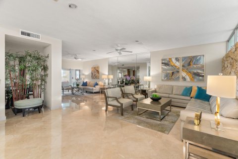 Condo in Lauderdale-by-the-Sea, Florida, 2 bedrooms  № 1031988 - photo 9