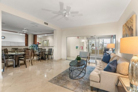 Condo in Lauderdale-by-the-Sea, Florida, 2 bedrooms  № 1031988 - photo 8