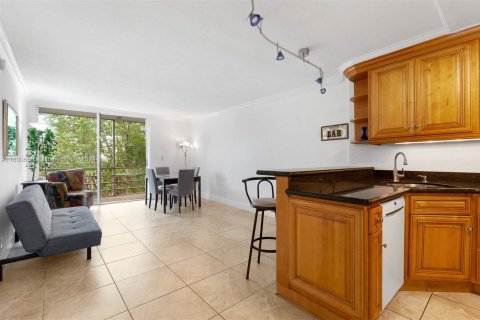 Condo in North Miami Beach, Florida, 1 bedroom  № 1291400 - photo 11